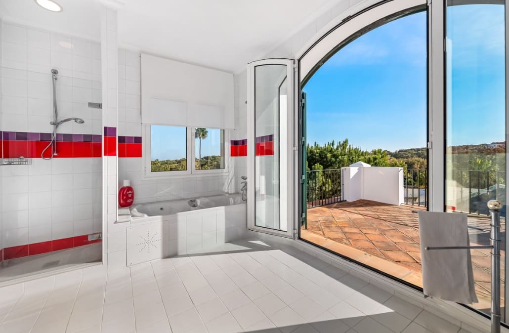 6 sypialnia Willa na sprzedaż w Sotogrande z basenem garażem - 2 250 000 € (Ref: 9616345)