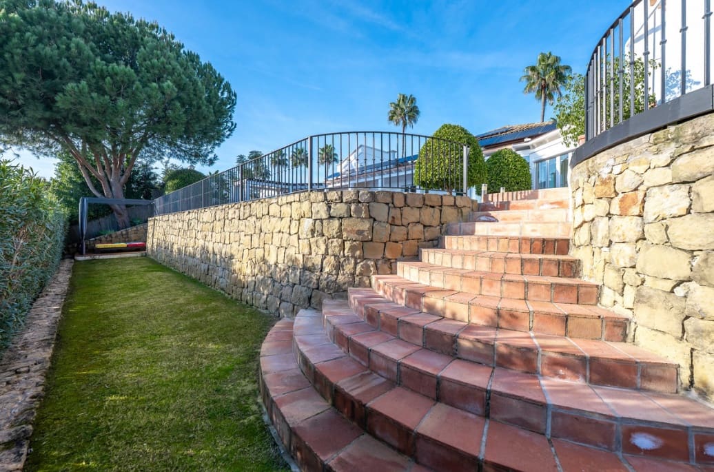 6 sypialnia Willa na sprzedaż w Sotogrande z basenem garażem - 2 250 000 € (Ref: 9616345)