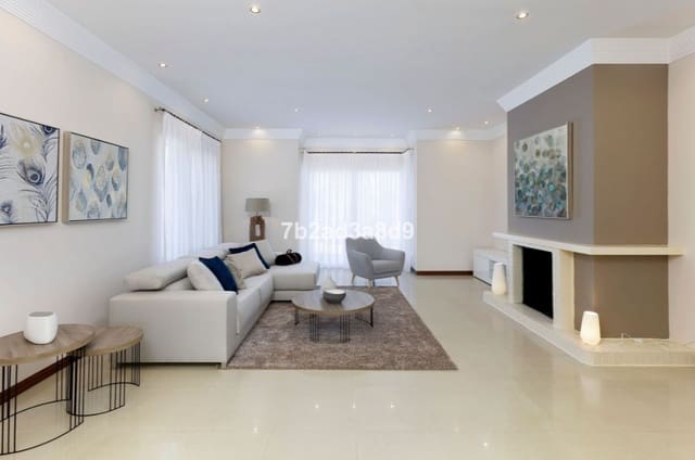 6 bedroom Villa for sale in Sotogrande Costa, San Roque with pool garage - € 1,550,000 (Ref: 9616346)