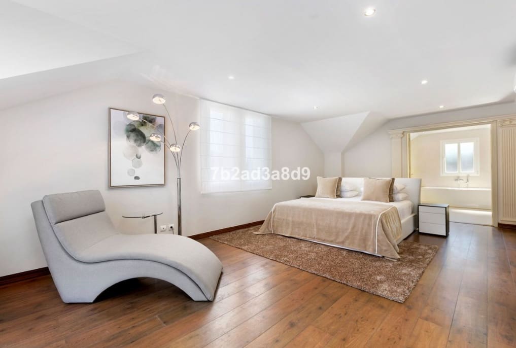 6 sovrum Villa till salu i Sotogrande med pool garage - 1 550 000 € (Ref: 9616346)