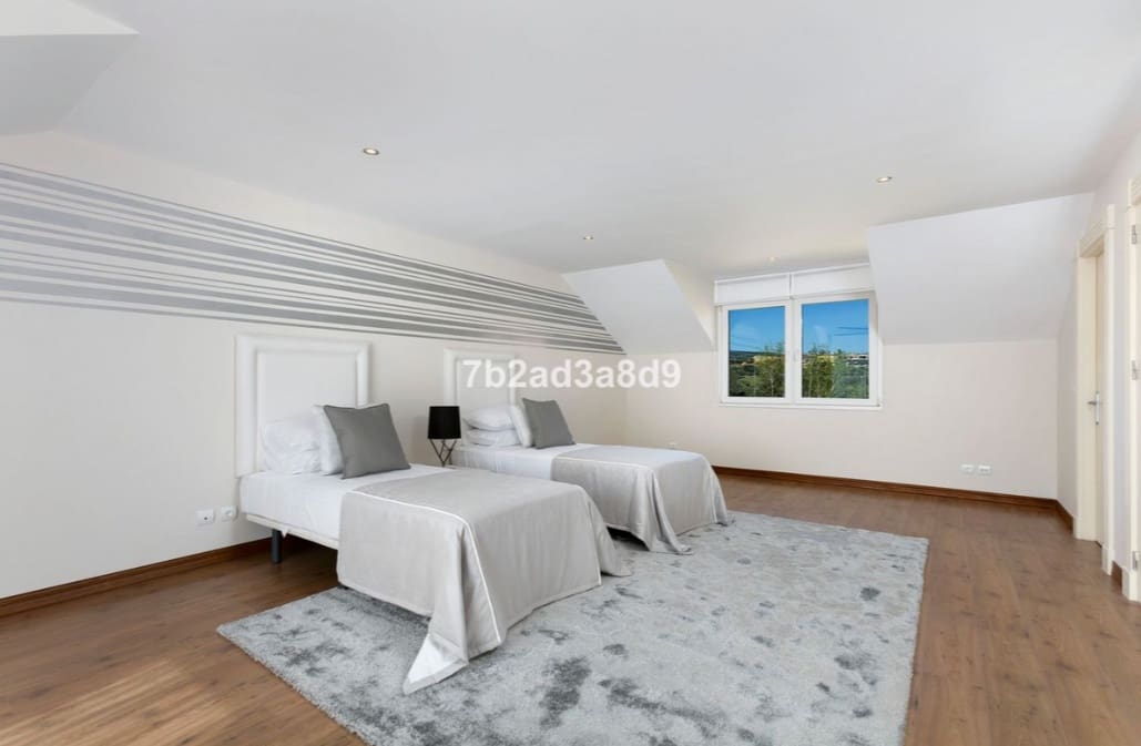 6 sovrum Villa till salu i Sotogrande med pool garage - 1 550 000 € (Ref: 9616346)