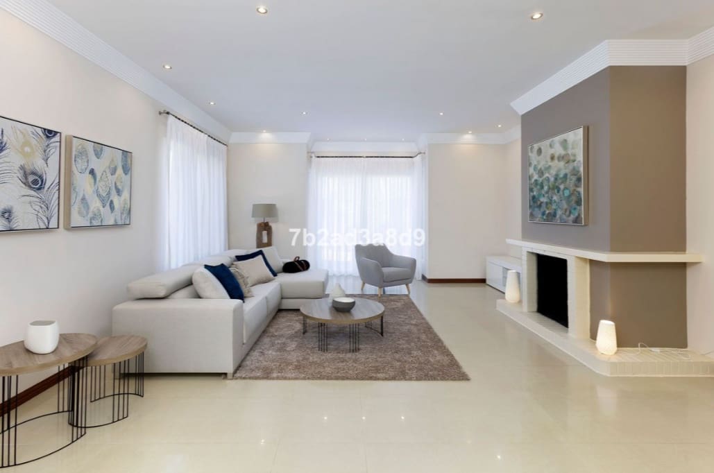 6 sovrum Villa till salu i Sotogrande med pool garage - 1 550 000 € (Ref: 9616346)