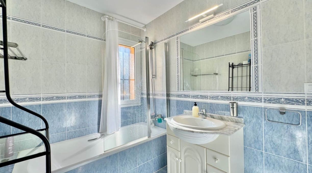 3 quarto Moradia para venda em Marbella com piscina garagem - 730 000 € (Ref: 9616347)