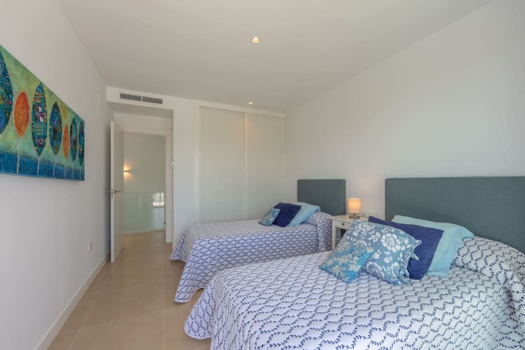 4 bedroom Villa for sale in Manilva with pool garage - € 1,298,000 (Ref: 9616351)