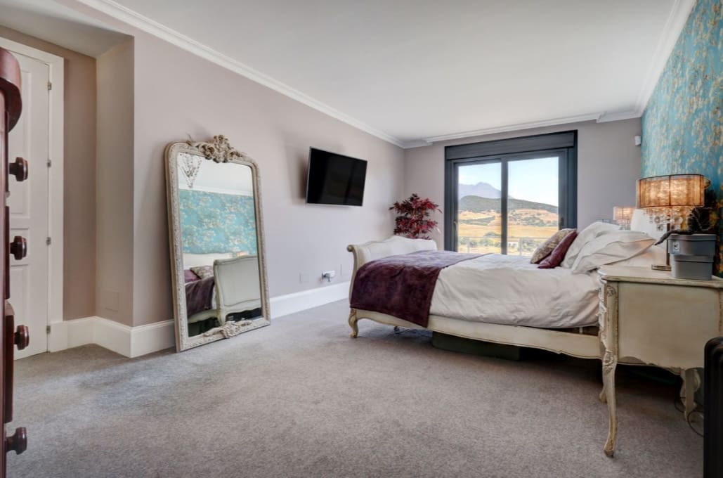 4 bedroom Villa for sale in Casares with pool garage - € 2,200,000 (Ref: 9616357)