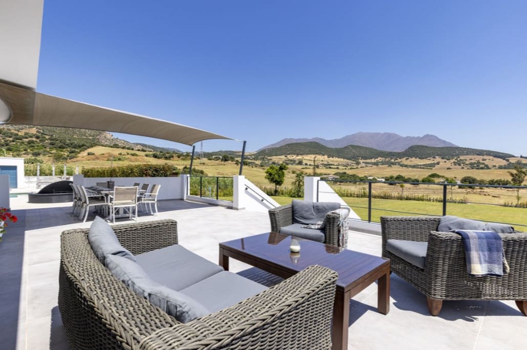 4 bedroom Villa for sale in Casares with pool garage - € 2,200,000 (Ref: 9616357)