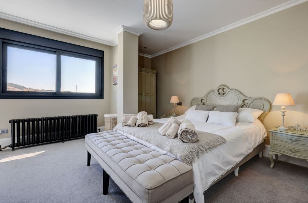 4 bedroom Villa for sale in Casares with pool garage - € 2,200,000 (Ref: 9616357)