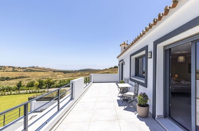 4 bedroom Villa for sale in Casares with pool garage - € 2,200,000 (Ref: 9616357)