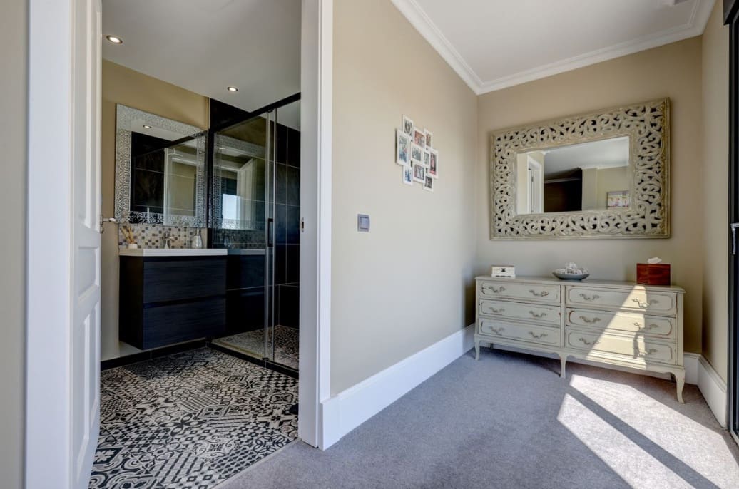 4 bedroom Villa for sale in Casares with pool garage - € 2,200,000 (Ref: 9616357)