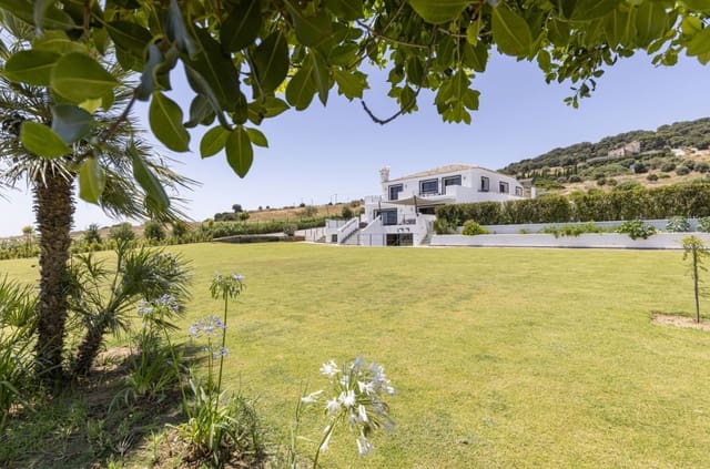 4 bedroom Villa for sale in Casares with pool garage - € 2,200,000 (Ref: 9616357)