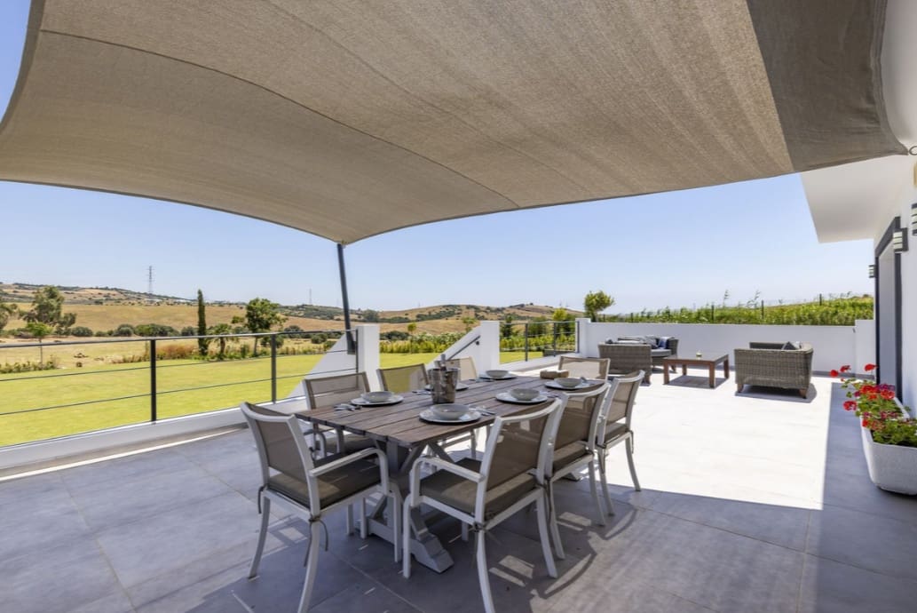 4 bedroom Villa for sale in Casares with pool garage - € 2,200,000 (Ref: 9616357)