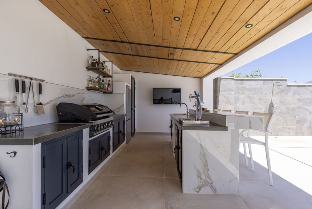 4 bedroom Villa for sale in Casares with pool garage - € 2,200,000 (Ref: 9616357)