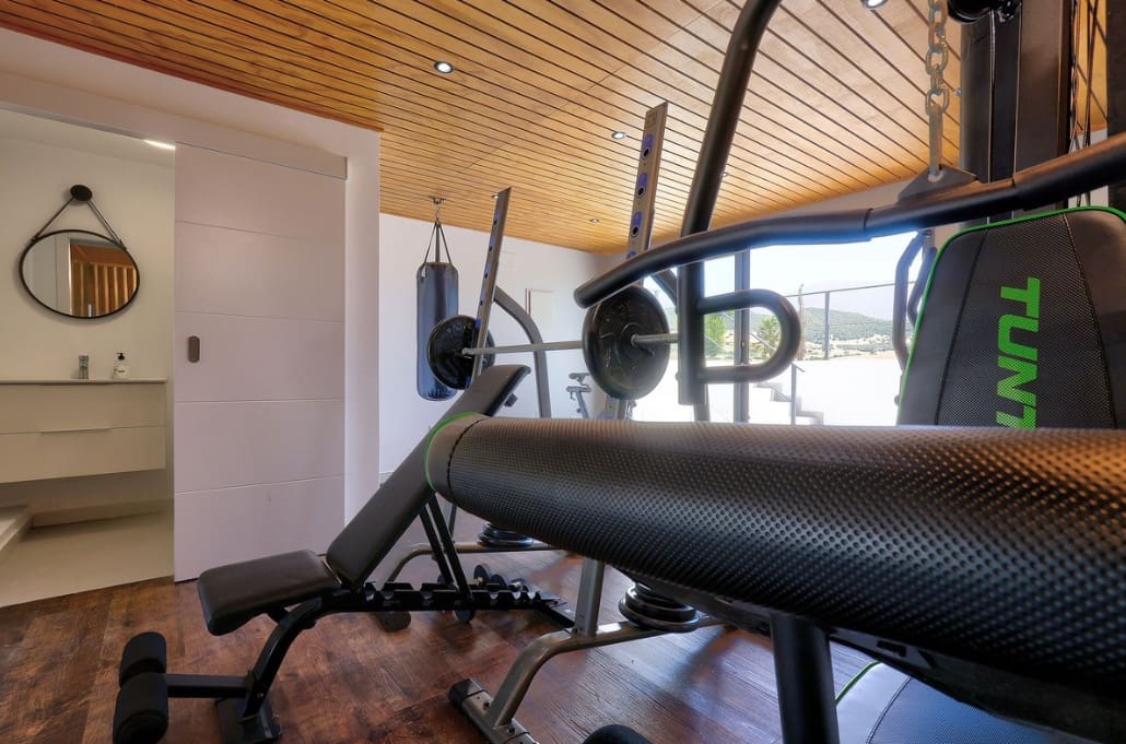 4 bedroom Villa for sale in Casares with pool garage - € 2,200,000 (Ref: 9616357)