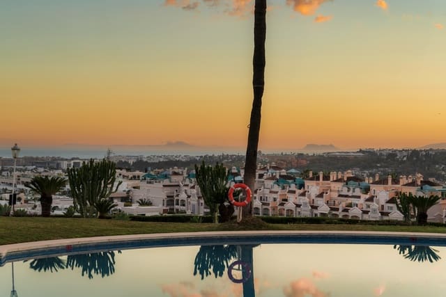 3 chambre Appartement à vendre à Marbella avec piscine garage - 1 280 000 € (Ref: 9616359)