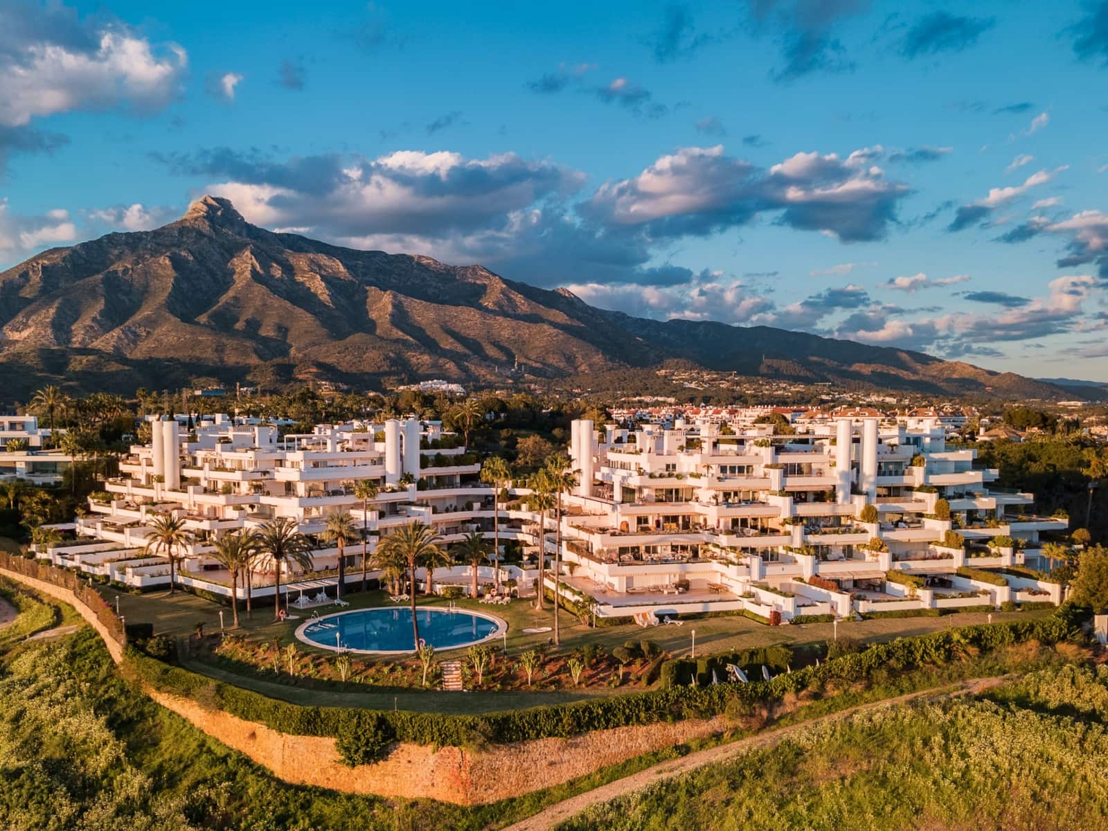 3 chambre Appartement à vendre à Marbella avec piscine garage - 1 280 000 € (Ref: 9616359)