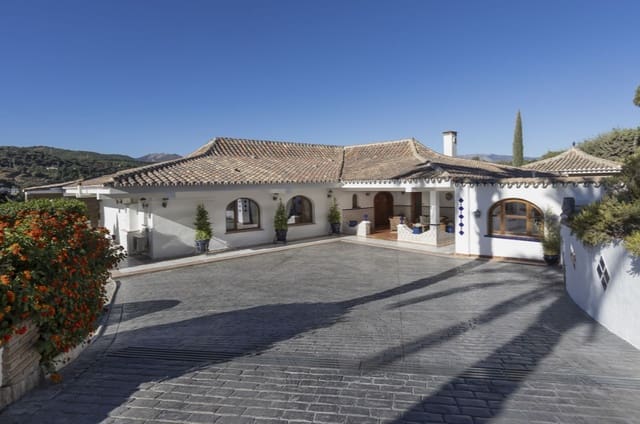 4 bedroom Villa for sale in Coín with pool garage - € 950,000 (Ref: 9616362)