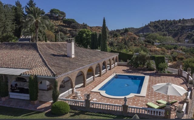 4 bedroom Villa for sale in Coín with pool garage - € 950,000 (Ref: 9616362)