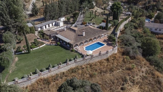 4 bedroom Villa for sale in Coín with pool garage - € 950,000 (Ref: 9616362)