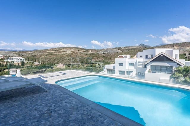 Ático de 3 habitaciones en Marbella en venta con piscina garaje - 1.250.000 € (Ref: 9616363)