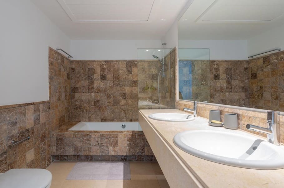 3 soveværelse Penthouse til salg i Marbella med swimmingpool garage - € 1.250.000 (Ref: 9616363)