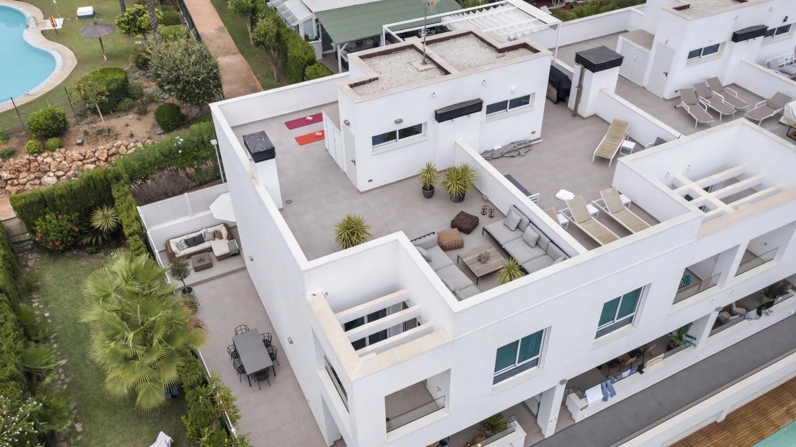 5 soveværelse Byhus til salg i Marbella med swimmingpool garage - € 1.150.000 (Ref: 9616364)