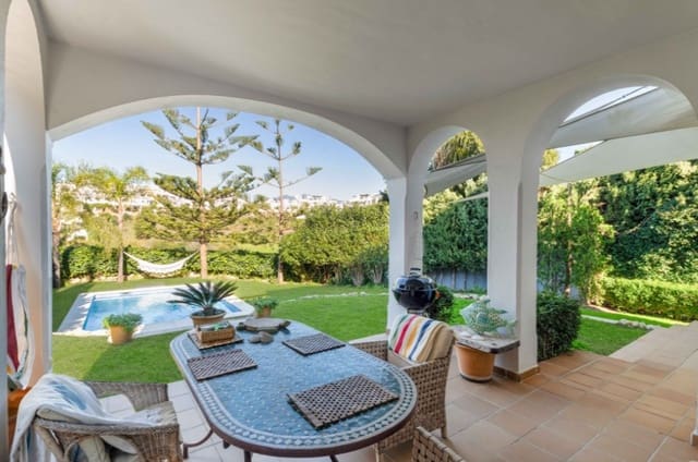 4 soverom Villa til salgs i New Golden Mile, Estepona med svømmebasseng garasje - € 1 199 000 (Ref: 9616368)