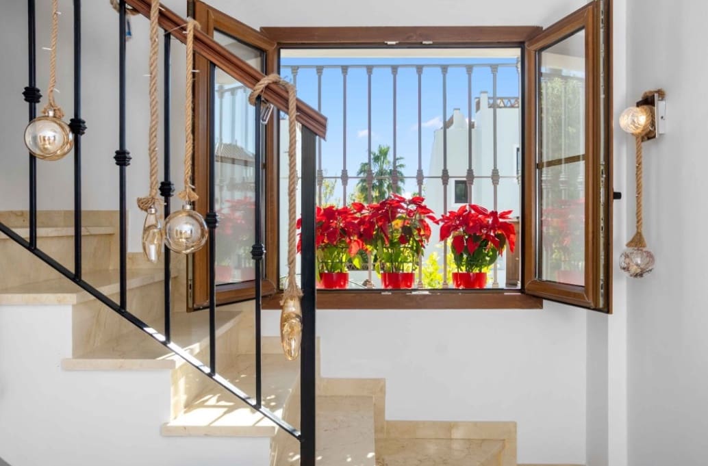 4 camera da letto Villa in vendita in New Golden Mile con piscina garage - 1.199.000 € (Rif: 9616368)