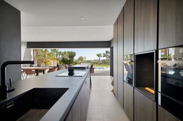 4 soveværelse Villa til salg i La Cala de Mijas, Mijas med swimmingpool garage - € 1.950.000 (Ref: 9616369)