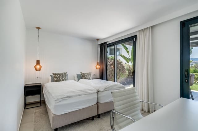 4 Zimmer Villa zu verkaufen in Marbella mit Pool Garage - 1.995.000 € (Ref: 9616370)