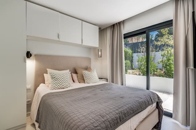 4 Zimmer Villa zu verkaufen in Marbella mit Pool Garage - 1.995.000 € (Ref: 9616370)