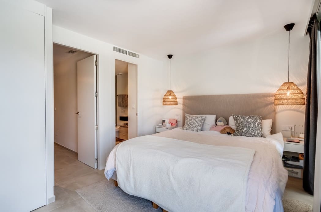 4 makuuhuone Huvila myytävänä paikassa Marbella mukana uima-altaan 
autotalli - 1 995 000 € (Ref: 9616370)