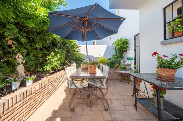 Chalet de 3 habitaciones en Fuengirola en venta con piscina - 499.000 € (Ref: 9616372)