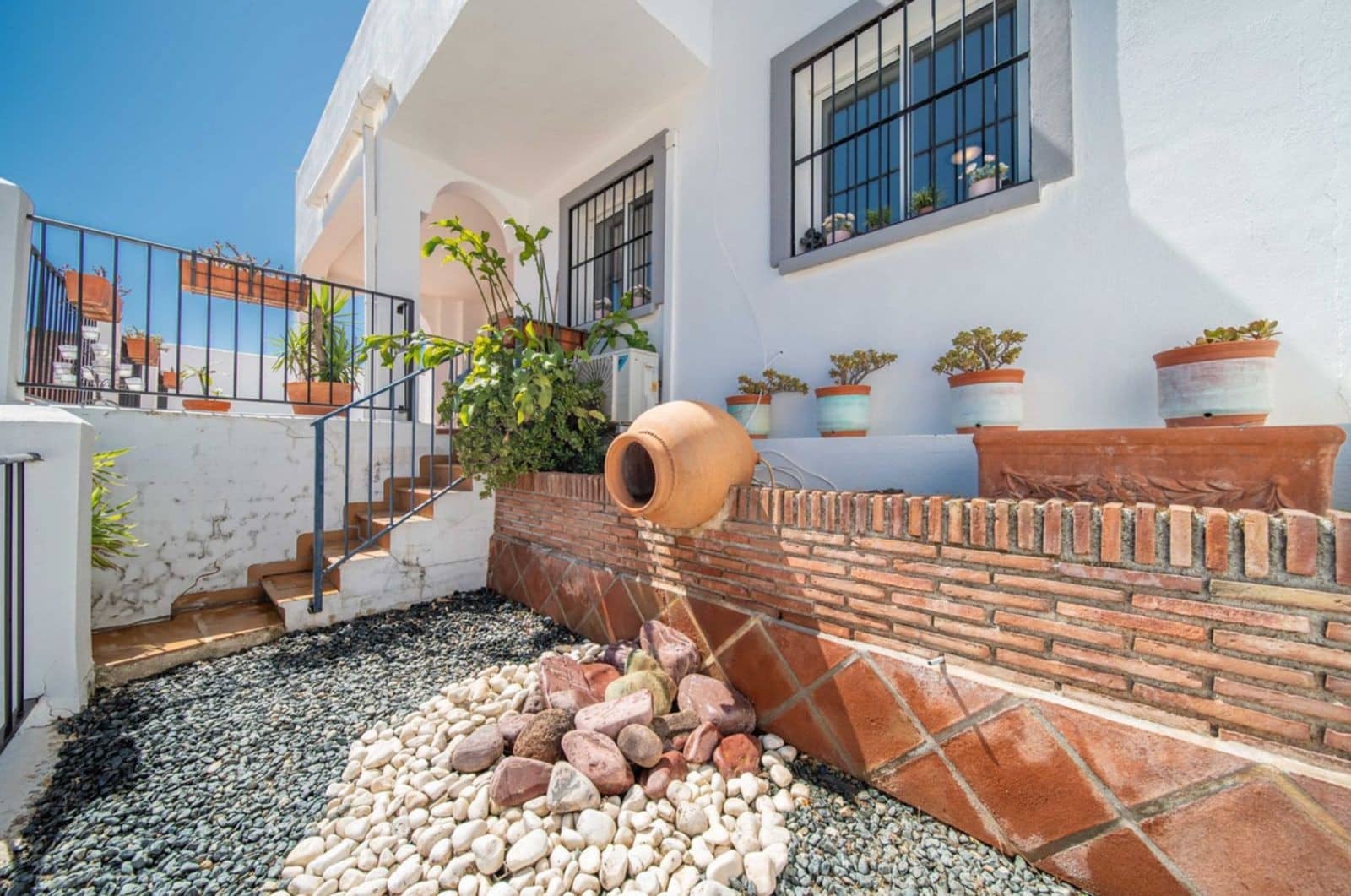 3 bedroom Villa for sale in Fuengirola with pool - € 499,000 (Ref: 9616372)
