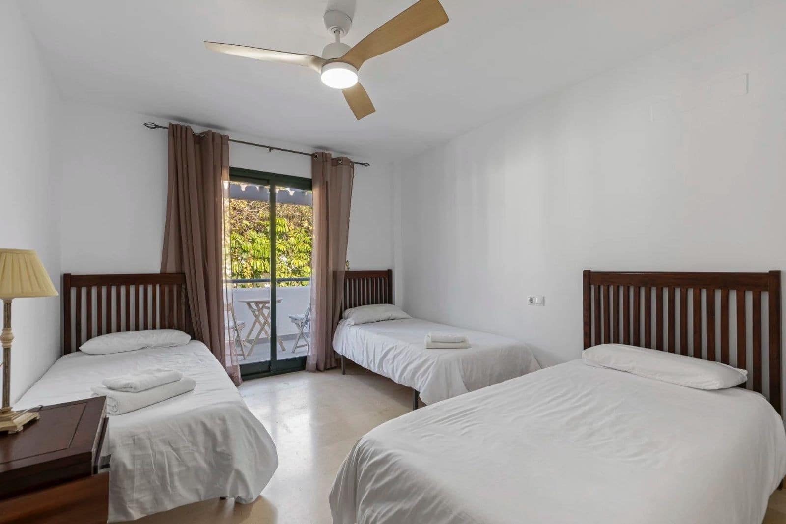 3 bedroom Villa for sale in La Duquesa / Puerto de la Duquesa with pool garage - € 540,000 (Ref: 9616373)