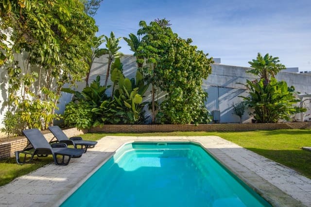 3 bedroom Villa for sale in La Duquesa / Puerto de la Duquesa, Manilva with pool garage - € 540,000 (Ref: 9616373)