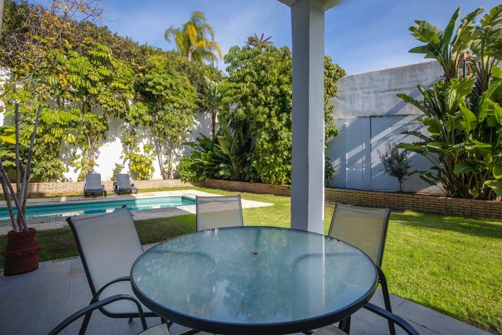 3 bedroom Villa for sale in La Duquesa / Puerto de la Duquesa with pool garage - € 540,000 (Ref: 9616373)