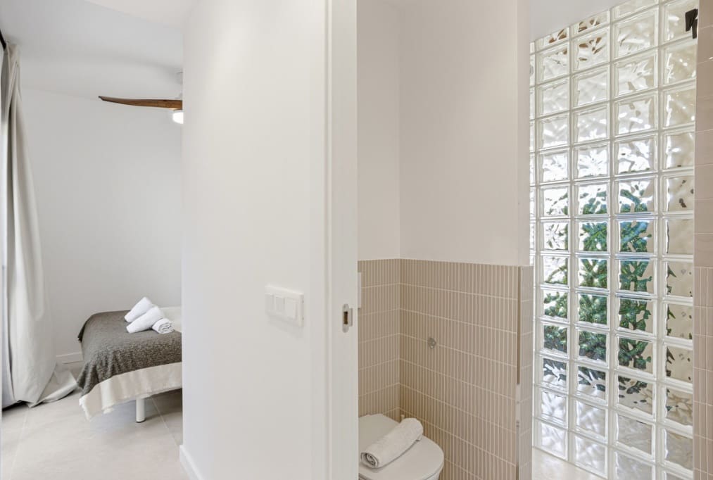 5 sovrum Villa till salu i Marbella med pool garage - 849 000 € (Ref: 9616376)