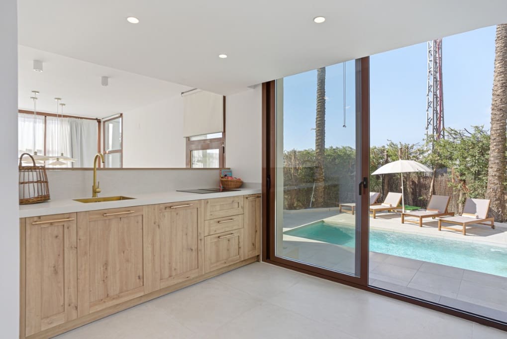 5 sovrum Villa till salu i Marbella med pool garage - 849 000 € (Ref: 9616376)