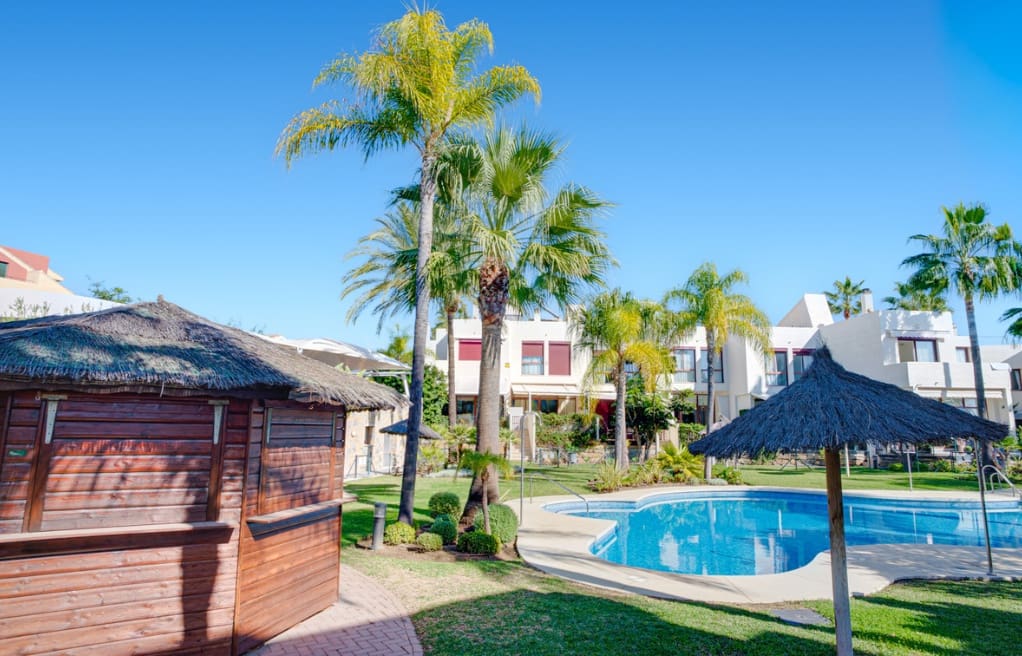 5 sovrum Villa till salu i Marbella med pool garage - 849 000 € (Ref: 9616376)