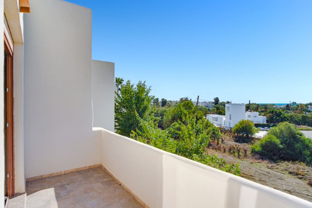 5 sovrum Villa till salu i Marbella med pool garage - 849 000 € (Ref: 9616376)