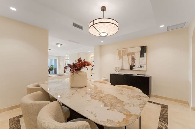 3 Zimmer Apartment zu verkaufen in Marbella mit Pool Garage - 1.195.000 € (Ref: 9616382)