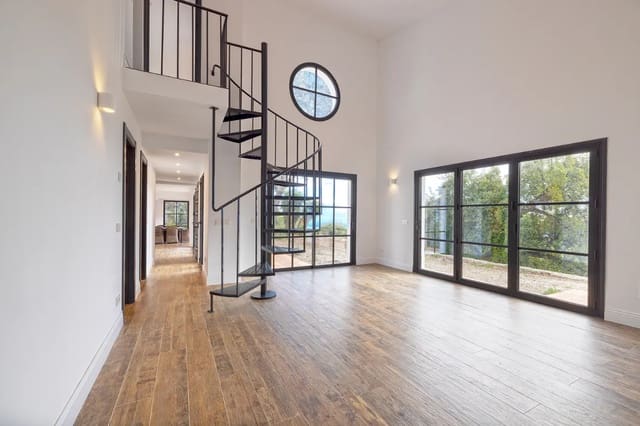 5 makuuhuone Huvila myytävänä paikassa Casares mukana uima-altaan 
autotalli - 1 550 000 € (Ref: 9616383)