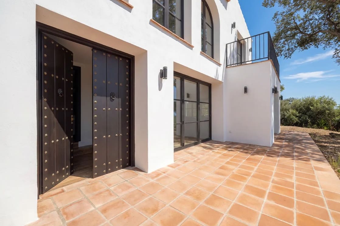 5 bedroom Villa for sale in Casares with pool garage - € 1,550,000 (Ref: 9616383)