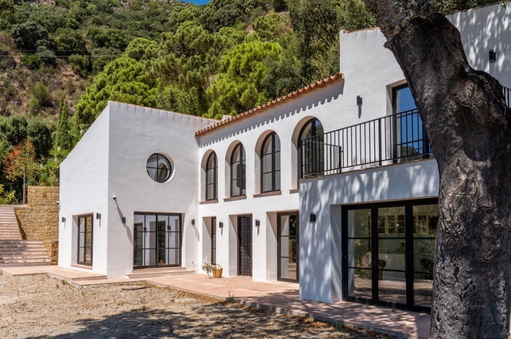 5 bedroom Villa for sale in Casares with pool garage - € 1,550,000 (Ref: 9616383)