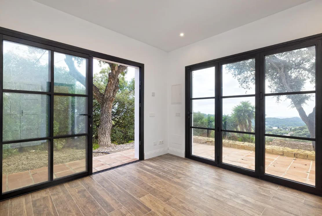 5 bedroom Villa for sale in Casares with pool garage - € 1,550,000 (Ref: 9616383)