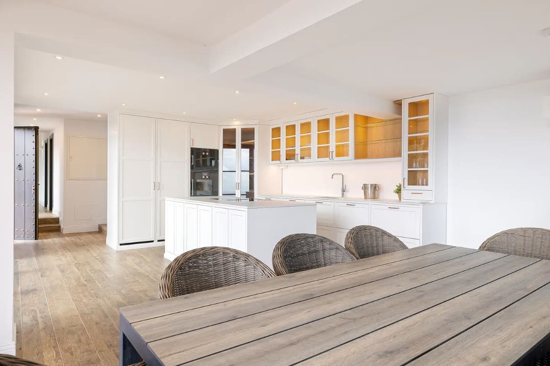 5 bedroom Villa for sale in Casares with pool garage - € 1,550,000 (Ref: 9616383)