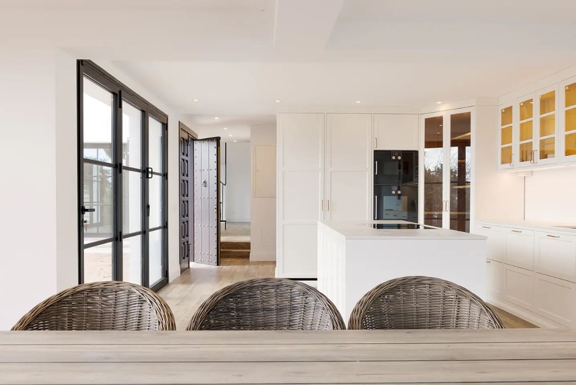 5 bedroom Villa for sale in Casares with pool garage - € 1,550,000 (Ref: 9616383)