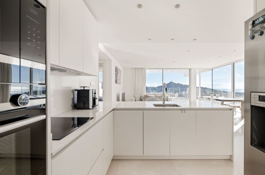 3 soverom Penthouse til salgs i Marbella med svømmebasseng garasje - € 1 775 000 (Ref: 9616386)