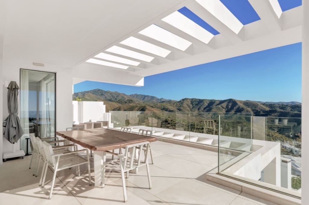 3 soverom Penthouse til salgs i Marbella med svømmebasseng garasje - € 1 775 000 (Ref: 9616386)