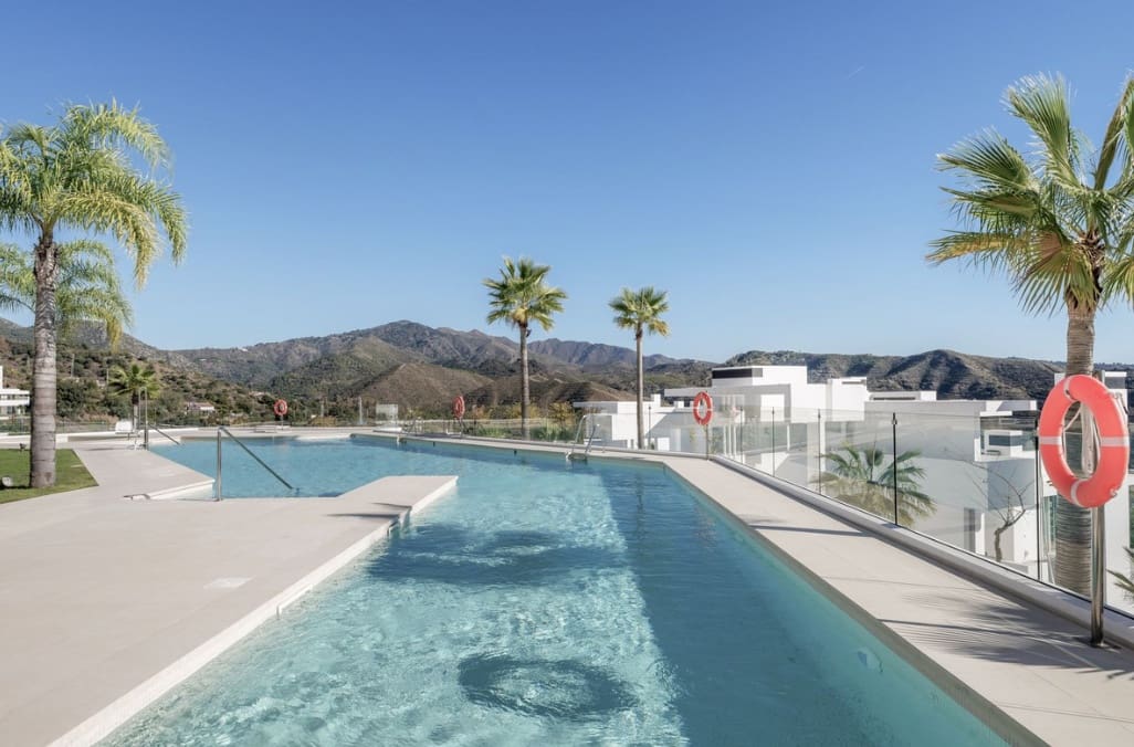 3 soverom Penthouse til salgs i Marbella med svømmebasseng garasje - € 1 775 000 (Ref: 9616386)